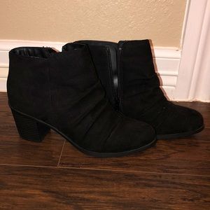 Arizona Black Booties Size: 8